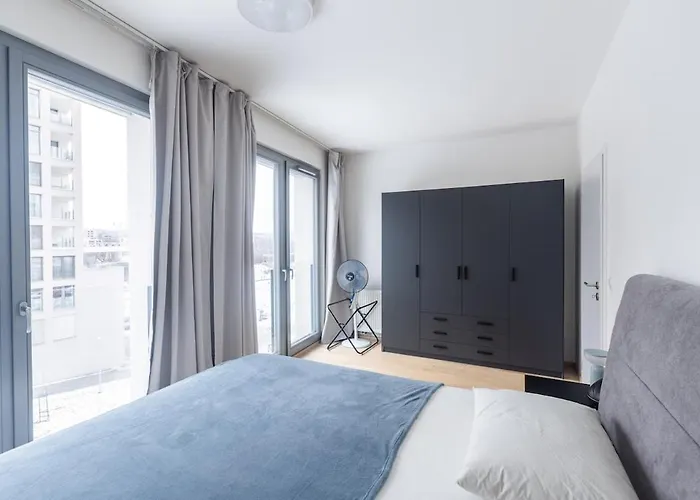公寓 With Balcony *